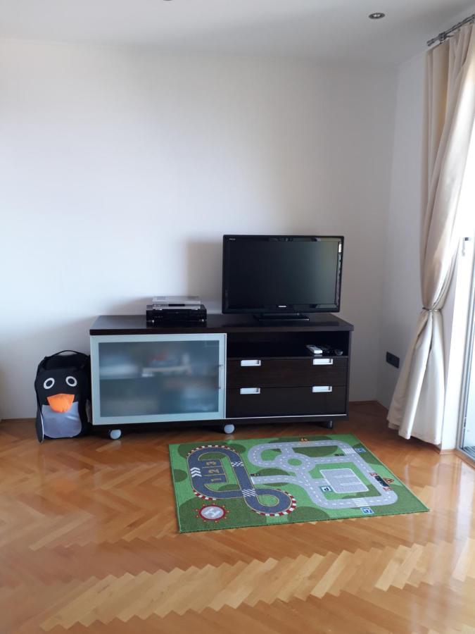 White Wings Apartment Lovran Bagian luar foto